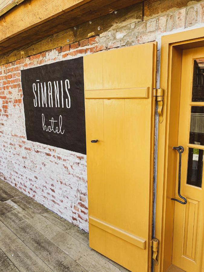 Simanis Boutique Hotel Kuldīga Exteriör bild